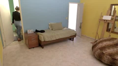 Madam Edgewood online show from July 16, 2026, 9:32 pm