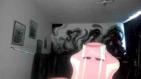 di online show from December 16, 2025, 3:06 pm