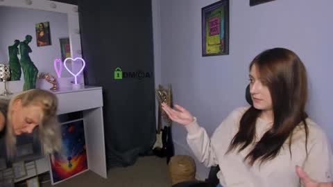 Snapshot of madam_ulis chatting on February 8, 2025, 1:33 pm Ulis online show from February 8, 2025, 1:33 pm