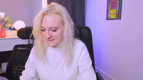 Snapshot of madam_ulis chatting on March 10, 2025, 11:32 am Ulis online show from March 10, 2025, 11:32 am