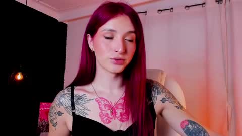 Snapshot of madame_lilith chatting on October 7, 2025, 1:52 pm madame lilith online show from October 7, 2025, 1:52 pm