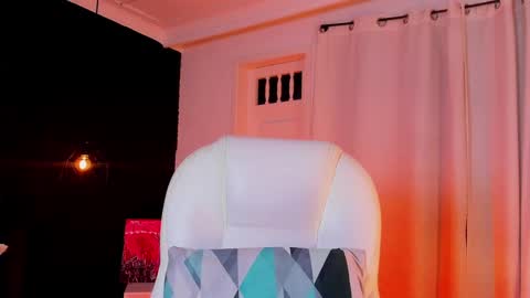 Snapshot of madame_lilith chatting on October 8, 2025, 11:19 am madame lilith online show from October 8, 2025, 11:19 am