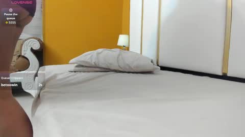 Snapshot of madameheels_ chatting on May 8, 2026, 12:43 pm Madame Carla online show from May 8, 2026, 12:43 pm