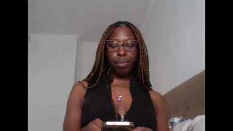 Snapshot of madamindigo chatting on February 16, 2025, 3:05 pm YourMadamIndigo online show from February 16, 2025, 3:05 pm