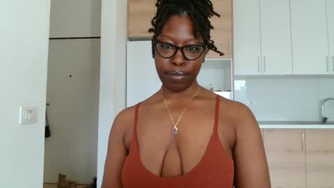 YourMadamIndigo online show from January 16, 2026, 11:14 am