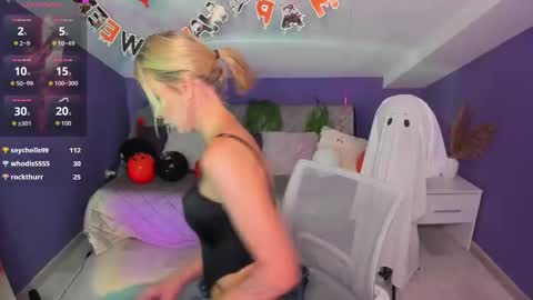 Snapshot of madammilly chatting on November 1, 2025, 6:37 am Evelyn online show from November 1, 2025, 6:37 am