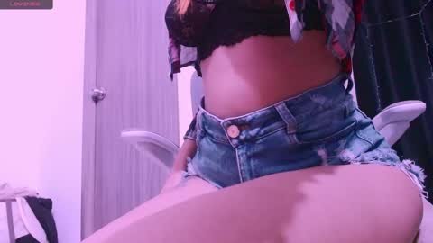 Snapshot of madcatberry chatting on February 10, 2025, 1:57 am alex online show from February 10, 2025, 1:57 am