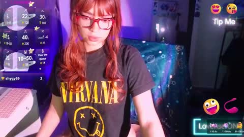 Snapshot of madcatberry chatting on September 12, 2025, 4:34 am alex online show from September 12, 2025, 4:34 am