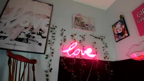 Snapshot of maddi_avalon chatting on February 24, 2025, 11:21 am Maddi Avalon online show from February 24, 2025, 11:21 am