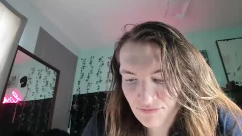Snapshot of maddi_avalon chatting on March 31, 2026, 7:14 pm Maddi Avalon online show from March 31, 2026, 7:14 pm