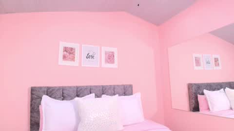 Snapshot of maddie_beauty chatting on September 18, 2025, 9:06 pm Maddie online show from September 18, 2025, 9:06 pm