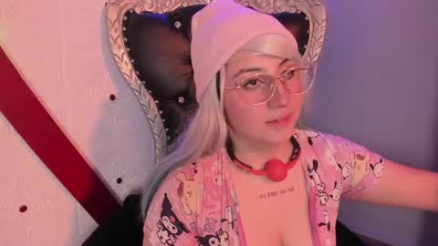 Snapshot of maddie_lesyouxxx chatting on June 1, 2026, 12:29 pm Madie online show from June 1, 2026, 12:29 pm