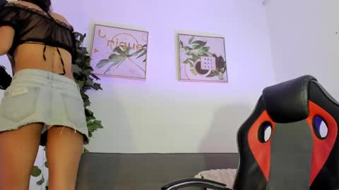 Snapshot of maddie_ray_ chatting on May 27, 2026, 11:29 am Maddie Ray online show from May 27, 2026, 11:29 am