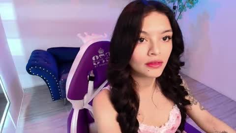 maddie_t18 online show from April 23, 2026, 11:31 am