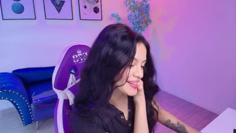 maddie_t18 online show from April 30, 2026, 11:38 am