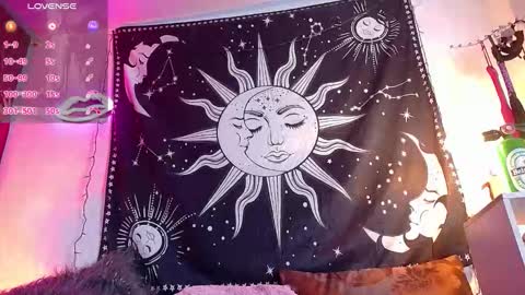 Snapshot of maddilust chatting on March 15, 2026, 4:40 am Miss Lust online show from March 15, 2026, 4:40 am