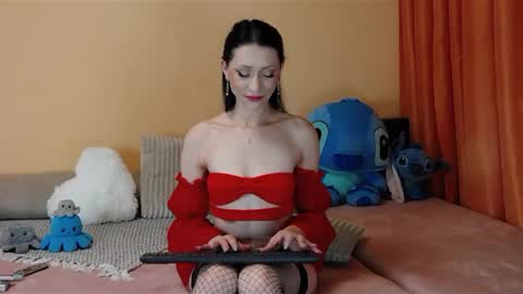 Snapshot of maddison_summer chatting on February 12, 2025, 10:48 pm Maddison Summer online show from February 12, 2025, 10:48 pm