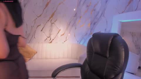 Maddison online show from October 15, 2025, 5:07 am