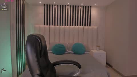 Maddison online show from June 22, 2026, 3:25 am