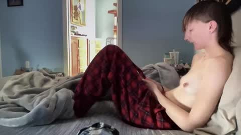 Snapshot of maddlips chatting on November 23, 2025, 1:55 pm Rat Boy online show from November 23, 2025, 1:55 pm