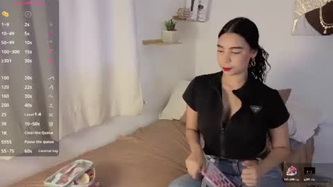 Snapshot of maddy99_ chatting on June 15, 2026, 8:33 pm Maddy online show from June 15, 2026, 8:33 pm