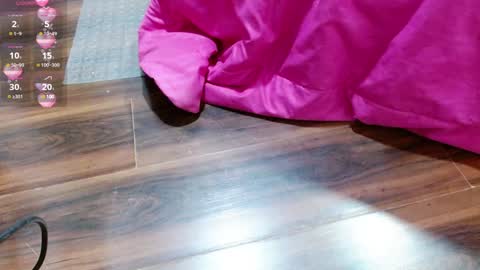 Snapshot of maddy_14 chatting on January 23, 2025, 12:41 pm Maddy UwU online show from January 23, 2025, 12:41 pm