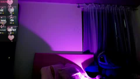 Snapshot of maddy_14 chatting on February 19, 2025, 12:44 pm Maddy UwU online show from February 19, 2025, 12:44 pm