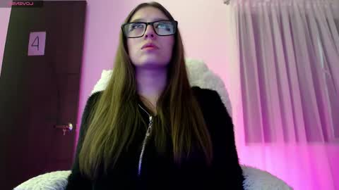 Snapshot of maddy_14 chatting on September 9, 2025, 12:37 pm Maddy UwU online show from September 9, 2025, 12:37 pm