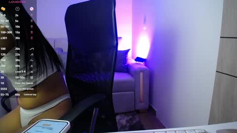 Snapshot of maddy_bronw chatting on December 6, 2024, 4:58 am Maddy online show from December 6, 2024, 4:58 am