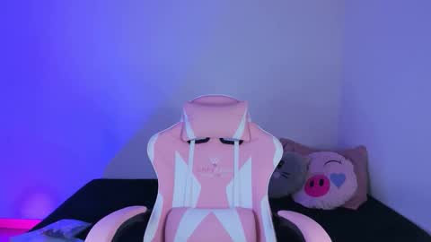 Snapshot of maddy_parker__ chatting on November 29, 2025, 7:17 pm maddy_parker__ online show from November 29, 2025, 7:17 pm