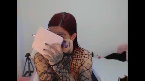 maddy_vicius19 online show from October 5, 2025, 9:24 pm