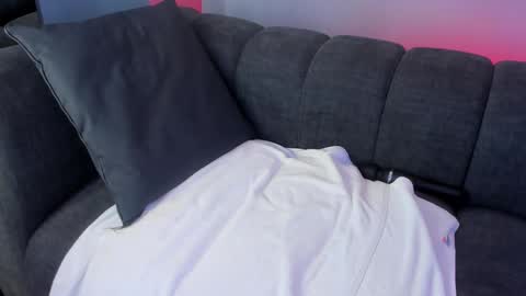 Snapshot of maddy_walker chatting on February 14, 2025, 2:18 am Maddy online show from February 14, 2025, 2:18 am