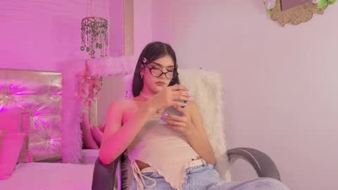 Maddy  online show from April 18, 2026, 8:20 pm