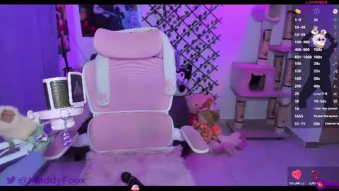 Maddy Foox online show from June 19, 2026, 11:19 pm
