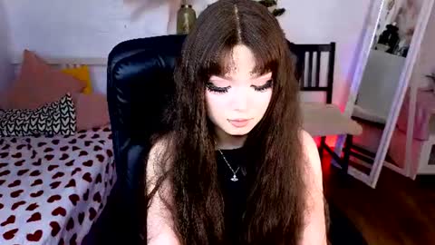 Snapshot of maddymystie chatting on July 25, 2026, 2:47 pm Maddy online show from July 25, 2026, 2:47 pm