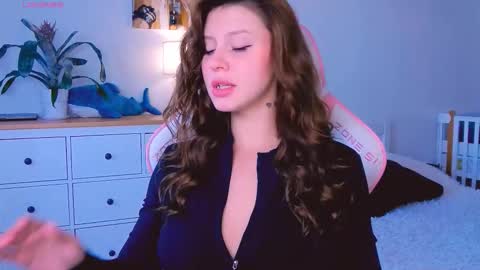 Snapshot of made_by_heaven chatting on September 19, 2025, 8:49 am Rada online show from September 19, 2025, 8:49 am