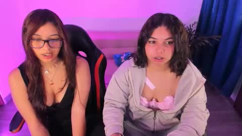 madelaine_taylor online show from November 15, 2025, 4:25 pm