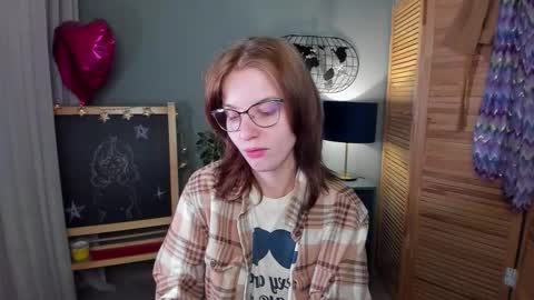 Snapshot of madelaines chatting on September 9, 2025, 8:25 am madelaines online show from September 9, 2025, 8:25 am