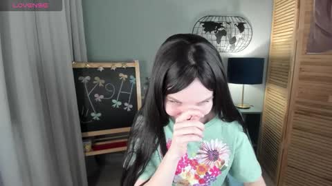 Snapshot of madelaines chatting on November 30, 2025, 8:40 am madelaines online show from November 30, 2025, 8:40 am