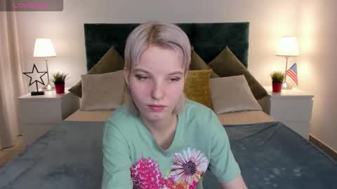 Snapshot of madelaines chatting on January 10, 2026, 10:50 am madelaines online show from January 10, 2026, 10:50 am
