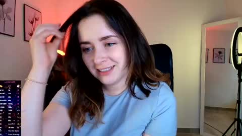 madelamee online show from April 19, 2026, 9:28 pm
