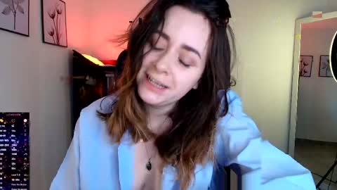 madelamee online show from April 26, 2026, 5:10 pm