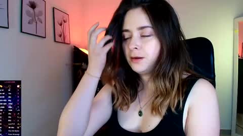 madelamee online show from April 30, 2026, 9:08 pm
