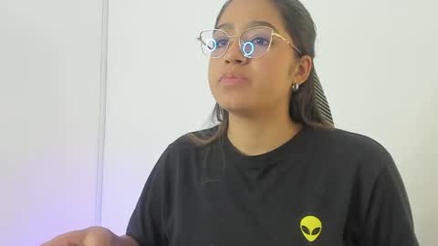 Snapshot of madelayn_torres chatting on June 13, 2026, 11:08 am madelayn_torres online show from June 13, 2026, 11:08 am