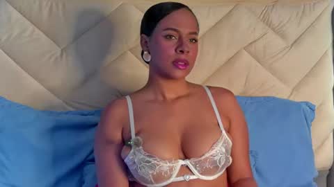 Snapshot of madeleinxxx_ chatting on July 1, 2026, 7:02 pm madeleinxxx_ online show from July 1, 2026, 7:02 pm