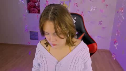 Snapshot of madeline_doll chatting on November 10, 2025, 8:52 pm Madeline online show from November 10, 2025, 8:52 pm