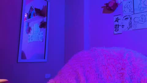 Snapshot of madelinebenet chatting on March 1, 2025, 10:24 am Madeline online show from March 1, 2025, 10:24 am