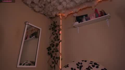 Snapshot of madelinebenet chatting on September 15, 2025, 2:00 am Madeline online show from September 15, 2025, 2:00 am