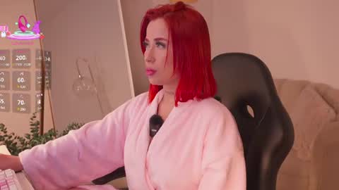 Snapshot of madelinefox_ chatting on July 4, 2026, 9:37 am Madeline online show from July 4, 2026, 9:37 am