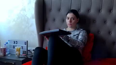 Snapshot of madelynvelure chatting on December 15, 2025, 10:08 am madelynvelure online show from December 15, 2025, 10:08 am